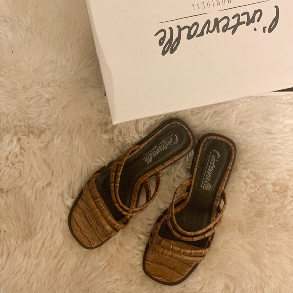 L’intervalle sandals size 38